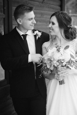 yeni evliler kurarak poz güzel Çift 