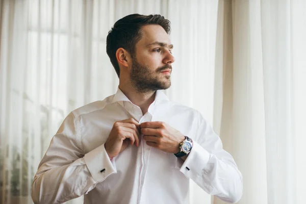 Young Handsome Man Dressing — Stock Photo, Image