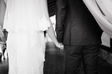 Genç güzel çift elele