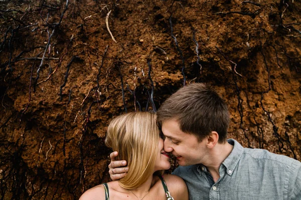 Happy Young Couple Kissing Holidays Sri Lanka — Stock Photo, Image