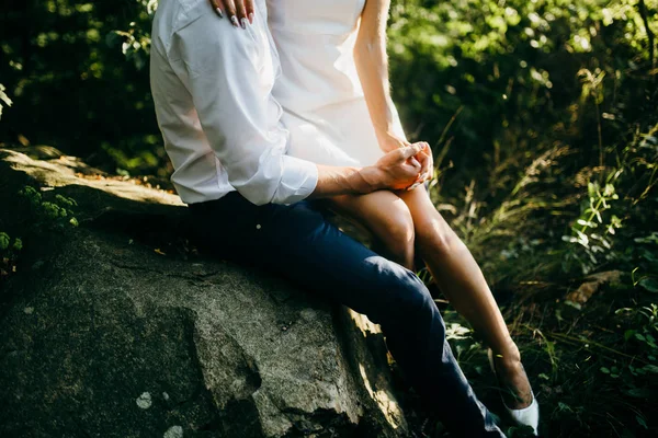 Belo Jovem Casal Parque Verão — Fotografia de Stock