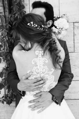 yeni evliler kurarak poz güzel Çift 