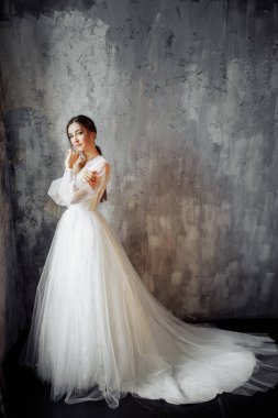 Mutlu, genç, güzel gelin 