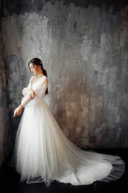 Mutlu, genç, güzel gelin 