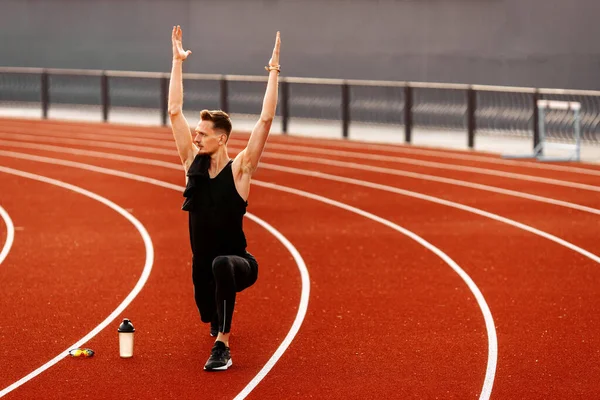 Tineri Care Fac Exerciții Stadion — Fotografie, imagine de stoc