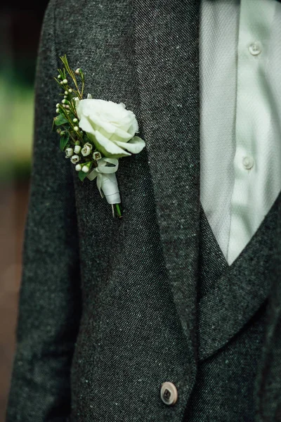 Eleganta Brudgummen Bröllop Kostym Med Knapphål — Stockfoto