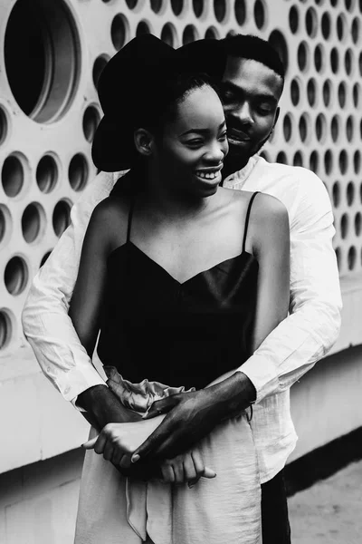 Couple Afro Américain Vêtements Mode Sur Fond Points Modernes — Photo