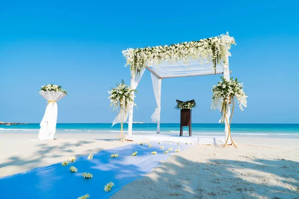 Çiçek, düğün kemer dekorasyon düğün sunak, plaj düğün mekanı Samet Island, Tayland ile çiçekler