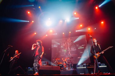 Bangkok, Tayland - 16 Ekim 2009: Yapan bir müzik grubu Rock Band Mr.Big Live Bangkok - Reunion, Eric Martin (vokal), Paul Gilbert (gitar), Billy Sheehan (bas) ve Pat Torpey (davul)