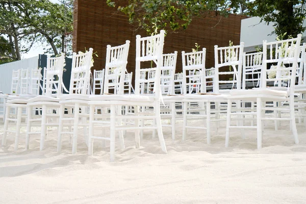 White Wood Chiavari Banqueting Chair Wedding Line Beach Fan Souvenir — Stock Photo, Image