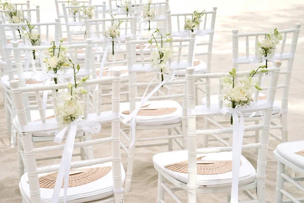 Cadeira Banquete Chiavari Madeira Branca Para Linha Casamento Praia Lembrança — Fotografia de Stock