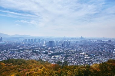 Seul cityscape, şehir ve doğa arasındaki kontrast görünümü