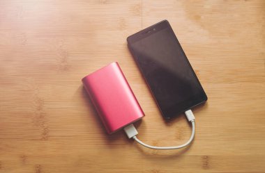 Pembe powerbank ücretleri smartphone