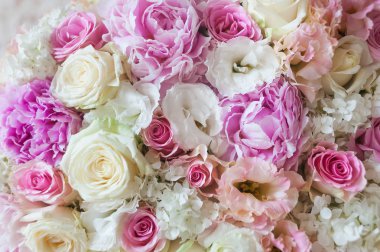 Güzel çiçekler. Bir çiçek arka plan beyaz gül, peonies, falenopsisa, eustoma