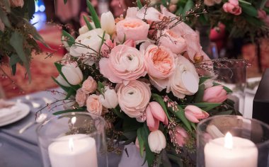 Lüks düğün çiçekleri ve dekor