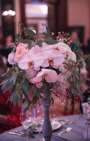 Πολυτελής γαμήλια λουλούδια και διακόσμηση — Φωτογραφία Αρχείου