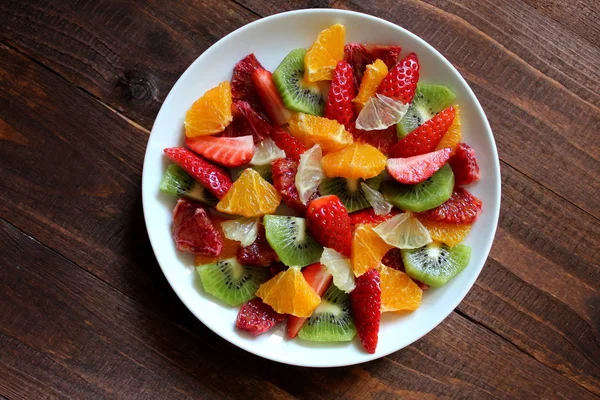 Plate Healthy Fresh Fruit Salad Wooden Background Top View — Stock Photo, Image