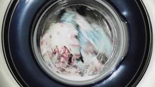 Washing clothes in the washing machine — Stock Video