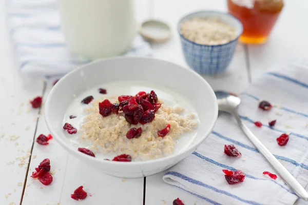 Cranberries ile yulaf lapası