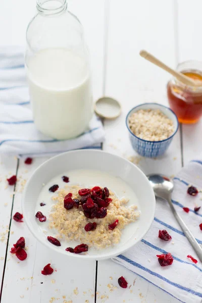 Cranberries ile yulaf lapası