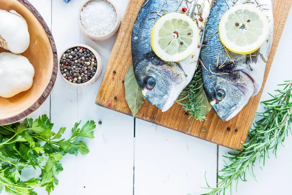 Taze balık çipura dorada