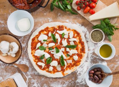 taze ev yapımı pizza 