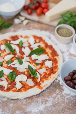 taze ev yapımı pizza 