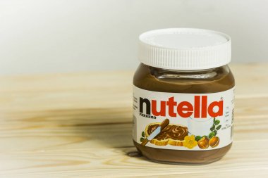 Kiev, Ukrayna - 5 Ağustos 2017: Nutella kavanozu. Çikolatalı Krema, tatlı.