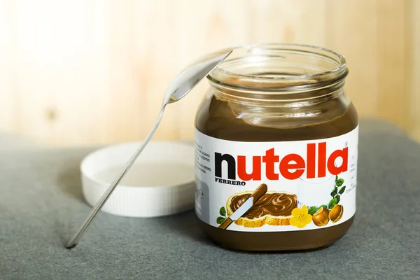 Kyiv Ukraina Agustus 2017 Jar Dari Nutella Hazelnut Membuka Botol — Stok Foto