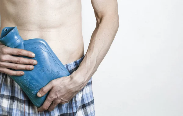 Concetto Problemi Con Urina Ghiandola Prostatica Uomo Una Bottiglia Calda — Foto Stock