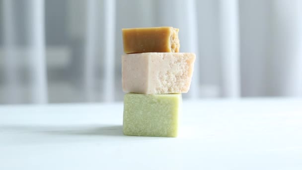 手工制作的天然肥皂条 — 图库视频影像