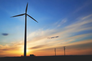 Gökyüzünde türbin rüzgarı