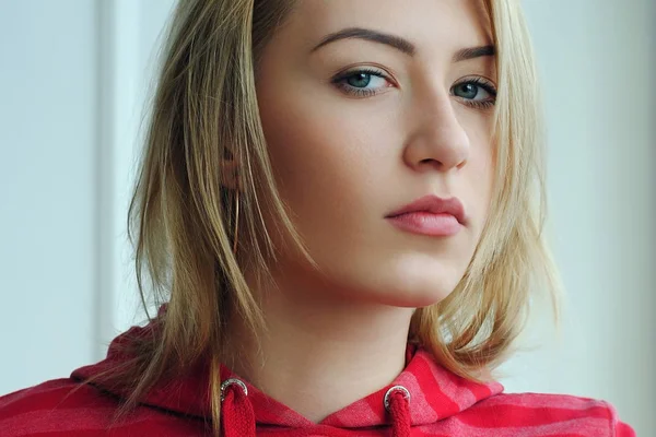 Menina Elegante Retrato Uma Rapariga Menina Interior Branco Belo Cabelo — Fotografia de Stock