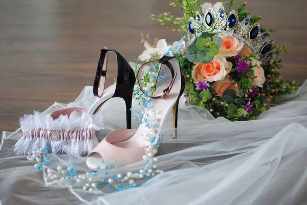 Casamento Elegante Detalhes Casamento Coroa Feminina Sapatos Femininos Buquê Noiva — Fotografia de Stock