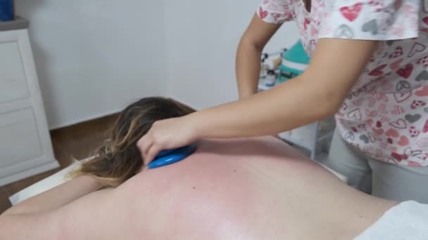 Jovem Médica Massageando Mulher Estudante Medicina Enfermeira Dentista Conceito Médico — Vídeo de Stock