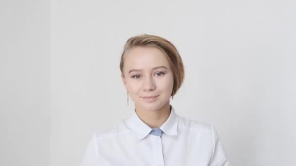 Tânăra Frumoasă Doctoriţă Pune Mască Medicală Student Medicină Soră Stomatolog — Videoclip de stoc