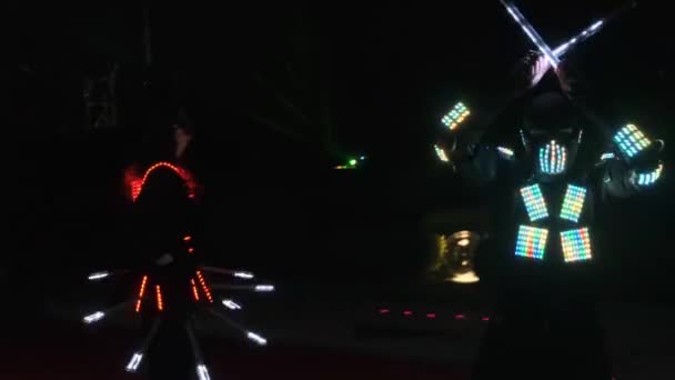 Desempenho Show Laser Dançarinos Ternos Com Lâmpada Led Festa Noturna — Vídeo de Stock