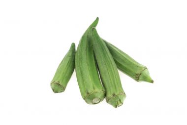 Bamya sebze beyaz arka plan üzerinde