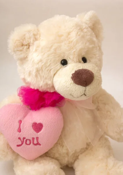 Медведь Сидит Держит Сердце День Святого Валентина Люблю Тебя — стоковое фото