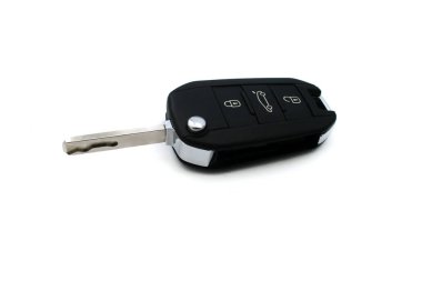 Beyaz arka plan üzerinde izole araba için anahtar