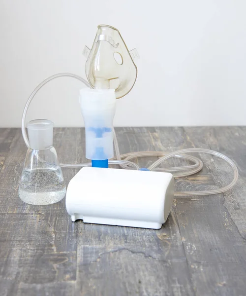 Medische Apparatuur Voor Inhalatie Met Ademhalingsmasker Vernevelaar Ademhalingsmedicijnen Astma Ademhalingsbehandeling — Stockfoto