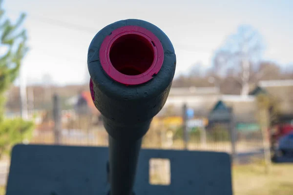 De loop van het kanon, gefotografeerd in close-up. — Stockfoto