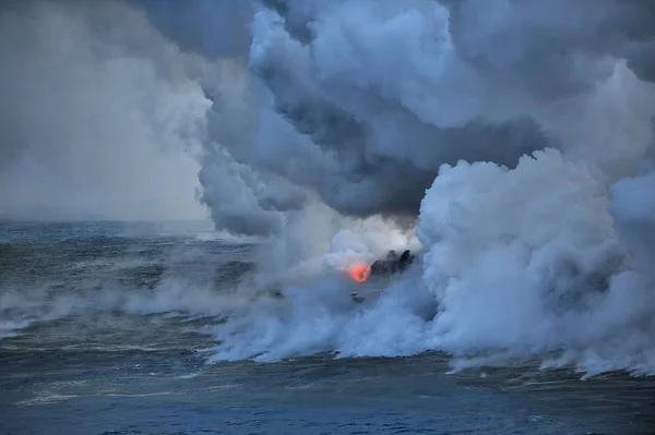 Lava Calda Del Vulcano Hawaiano Kilauea Sfocia Nelle Acque Dell — Foto Stock