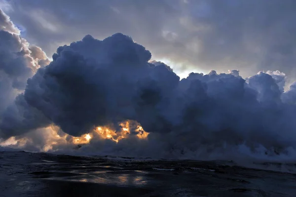 Lava Calda Del Vulcano Hawaiano Kilauea Sfocia Nelle Acque Dell — Foto Stock