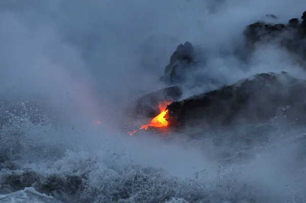 Lava Calda Del Vulcano Hawaiano Kilauea Sfocia Nelle Acque Dell — Foto Stock