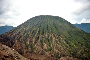 Ada Java soğutmalı bir volkan