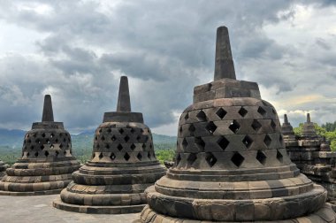 Budist tapınağı Borobudur (Endonezya)