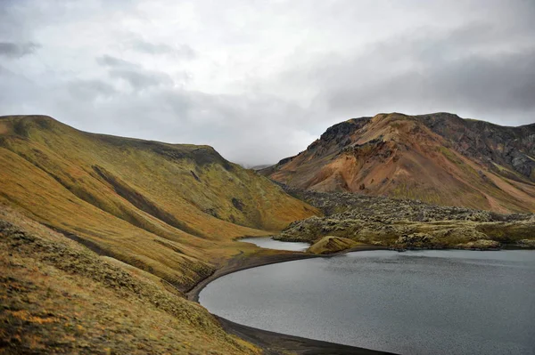 Islândia Bela Paisagem Montanhosa Tempo Chuvoso — Fotografia de Stock