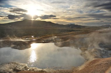 İzlanda. Sunrise jeotermal site Hverir