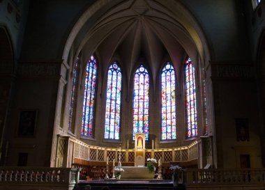 Lüksemburg 'da bir kilisede çekilen önde gelen kilise penceresi
